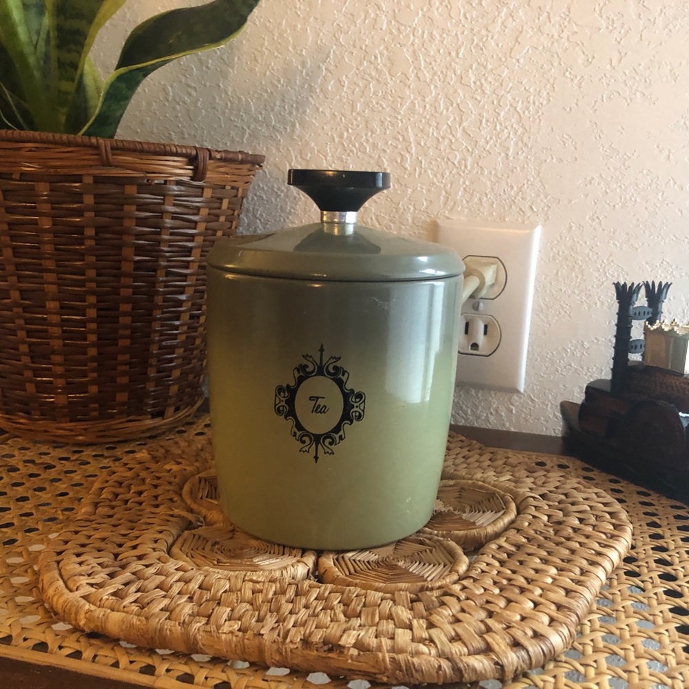 West Bend Avocado Green Ombre Tea Canister Mid Century Modern/Retro